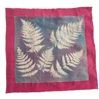 Foulard soie peint main fougères signé MC